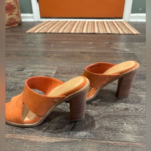 Ugg Celia chunky heel slip on shoes - Picture 5 of 8